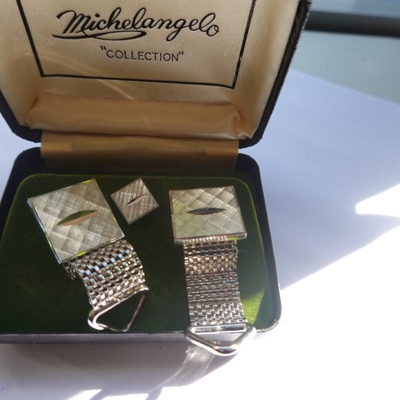 Mens Cuff links and Matching Tie Tack - Picture 2 of 2